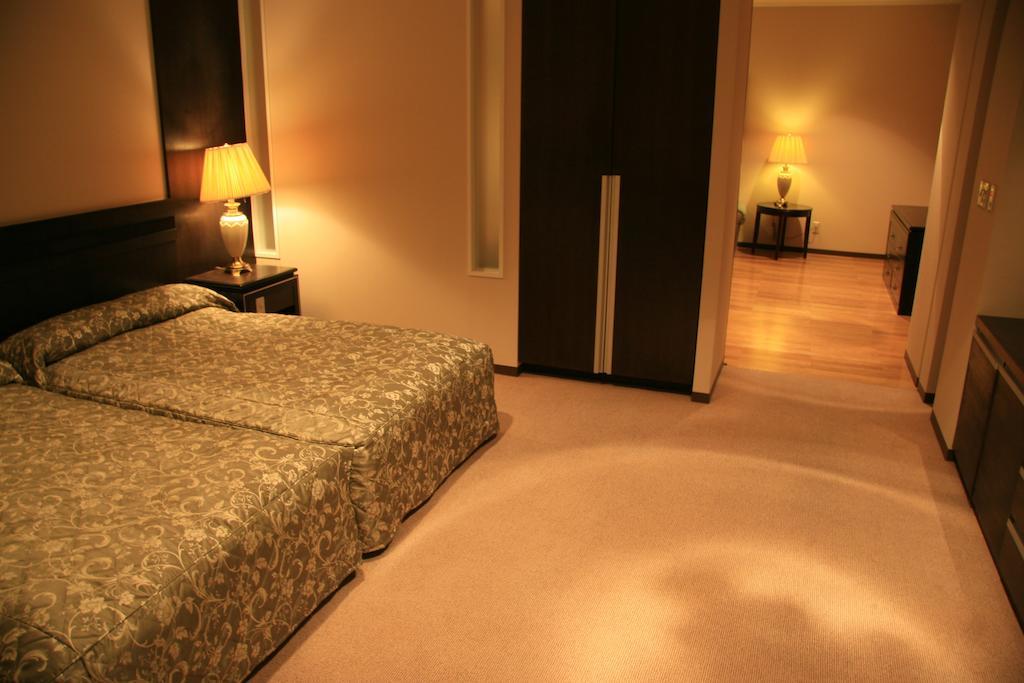 Kyu Karuizawa Hotel Otowa No Mori Rum bild