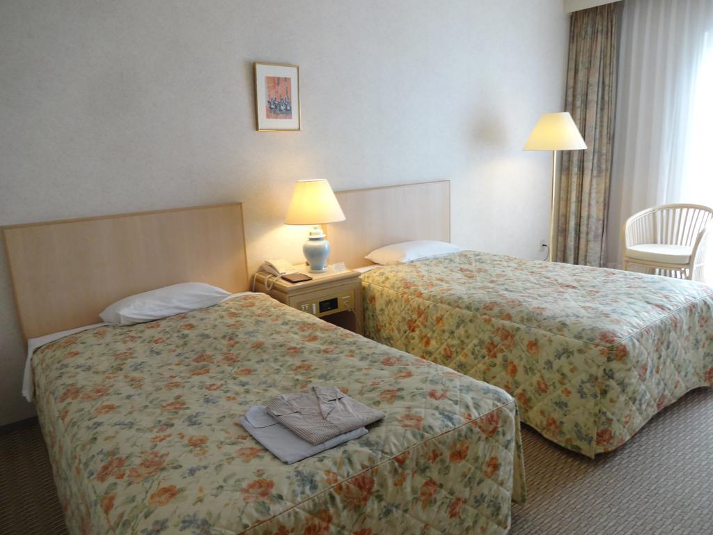 Kyu Karuizawa Hotel Otowa No Mori Rum bild